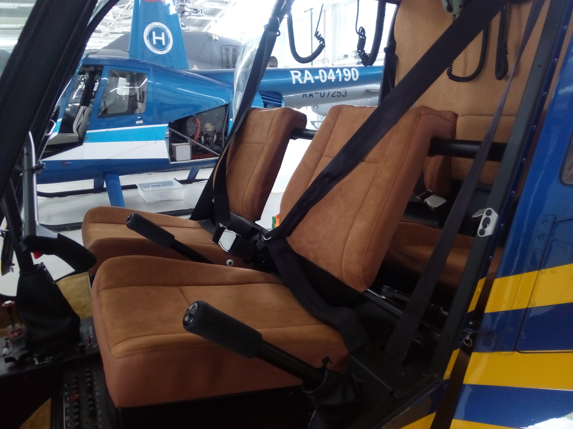 частный вертолет Robinson R44